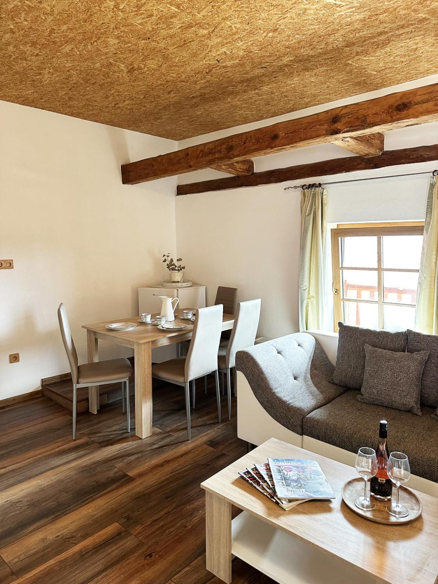 Farma Nahlov Apartment Frymburk Luaran gambar